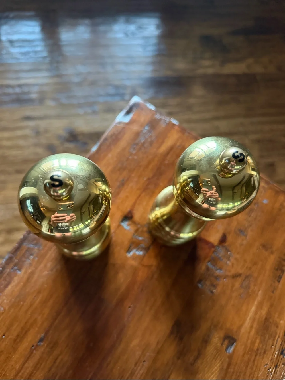 Williams Sonoma Gold  Salt Grinders. Read Description